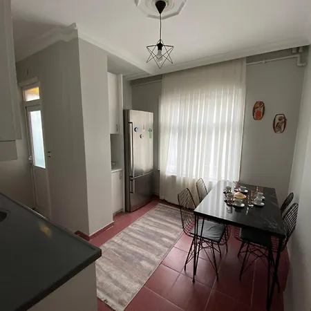 Tramvaya Yakin, Merkezi,2bd,asansoerlue,uecretsiz Otoparkli,3 Klimali דירה