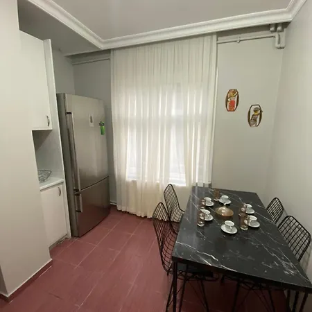 Tramvaya Yakin, Merkezi,2bd,asansoerlue,uecretsiz Otoparkli,3 Klimali * 伊斯坦布尔