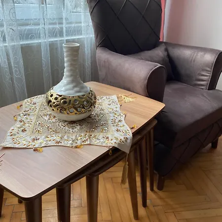 Tramvaya Yakin, Merkezi,2bd,asansoerlue,uecretsiz Otoparkli,3 Klimali 公寓 *