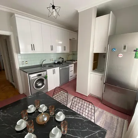 Tramvaya Yakin, Merkezi,2bd,asansoerlue,uecretsiz Otoparkli,3 Klimali 公寓 伊斯坦布尔