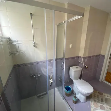 Tramvaya Yakin, Merkezi,2bd,asansoerlue,uecretsiz Otoparkli,3 Klimali 公寓 伊斯坦布尔